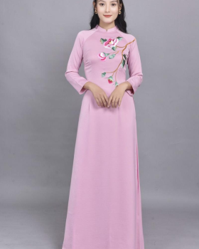 Áo dài thêu đơn giản