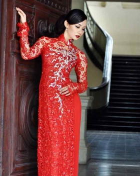 Áo dài kết cườm, đính đá